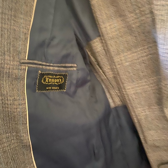 Suit - Picture 2 of 6